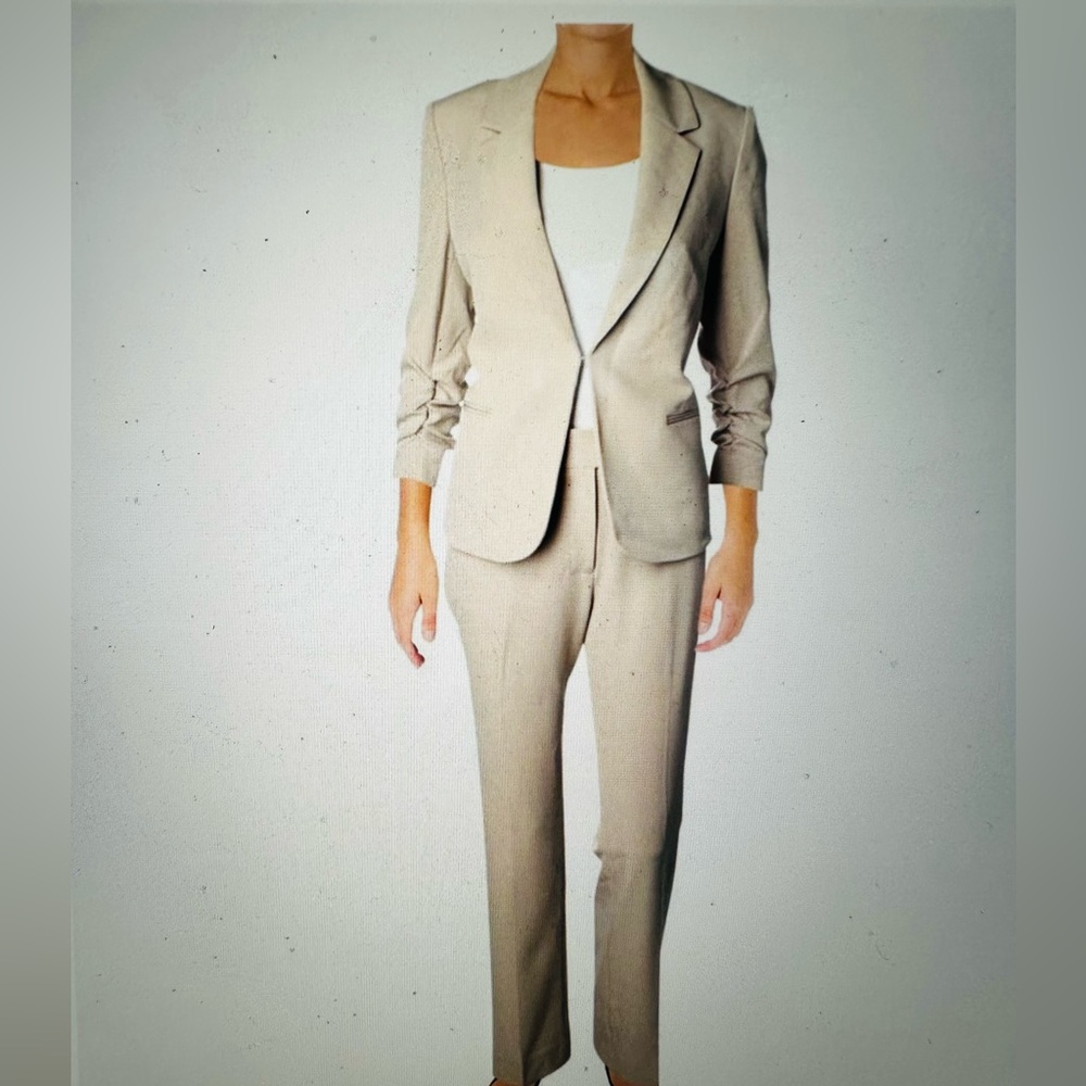 Tahari Arthur S Levine Like New Beige Stretch crepe Suit w/ Runched sleeve set8P